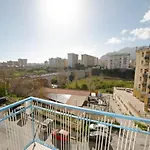 Life Гостевой дом 4*