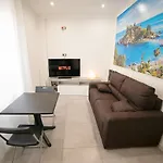 Life Гостевой дом 4*
